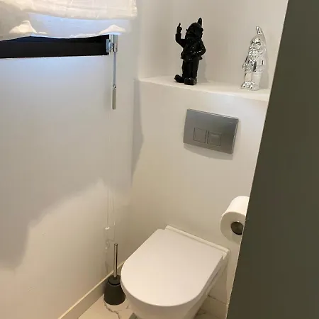 Palmiers Avec Salle De Bains Et Mini Kitchenette בית הארחה